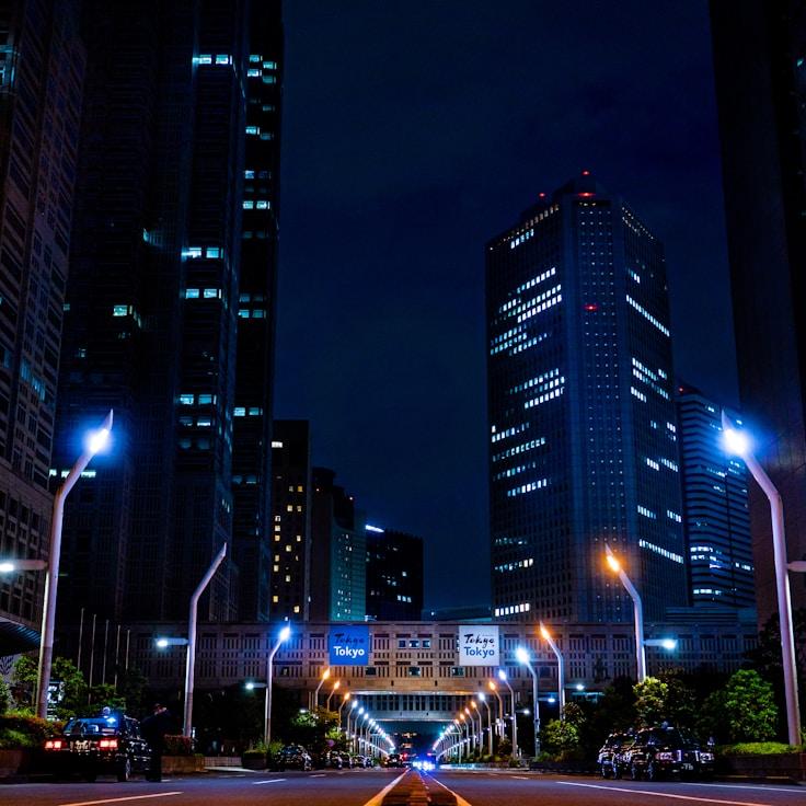 Parents evaluating schools in Netherlands